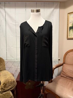 ISSI Black Long-Sleeve V-Neck Blouse with Sheer Front Pockets and Back New
